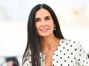 You won’t believe it, but Demi Moore, despite her age, continues to astonish her fans with her appearance and determination to maintain her youthfulness.